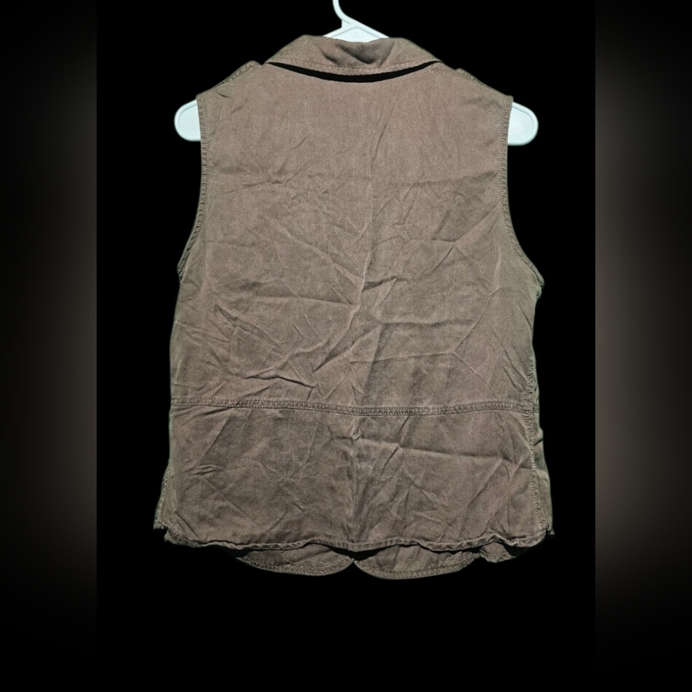 Altar'd State Green Cargo Vest Size Small EUC PTP 19 - Picture 3 of 3